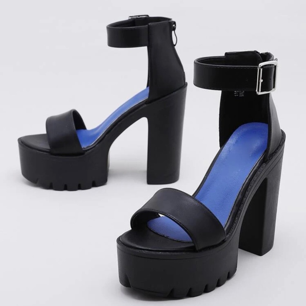 Black Sandals!